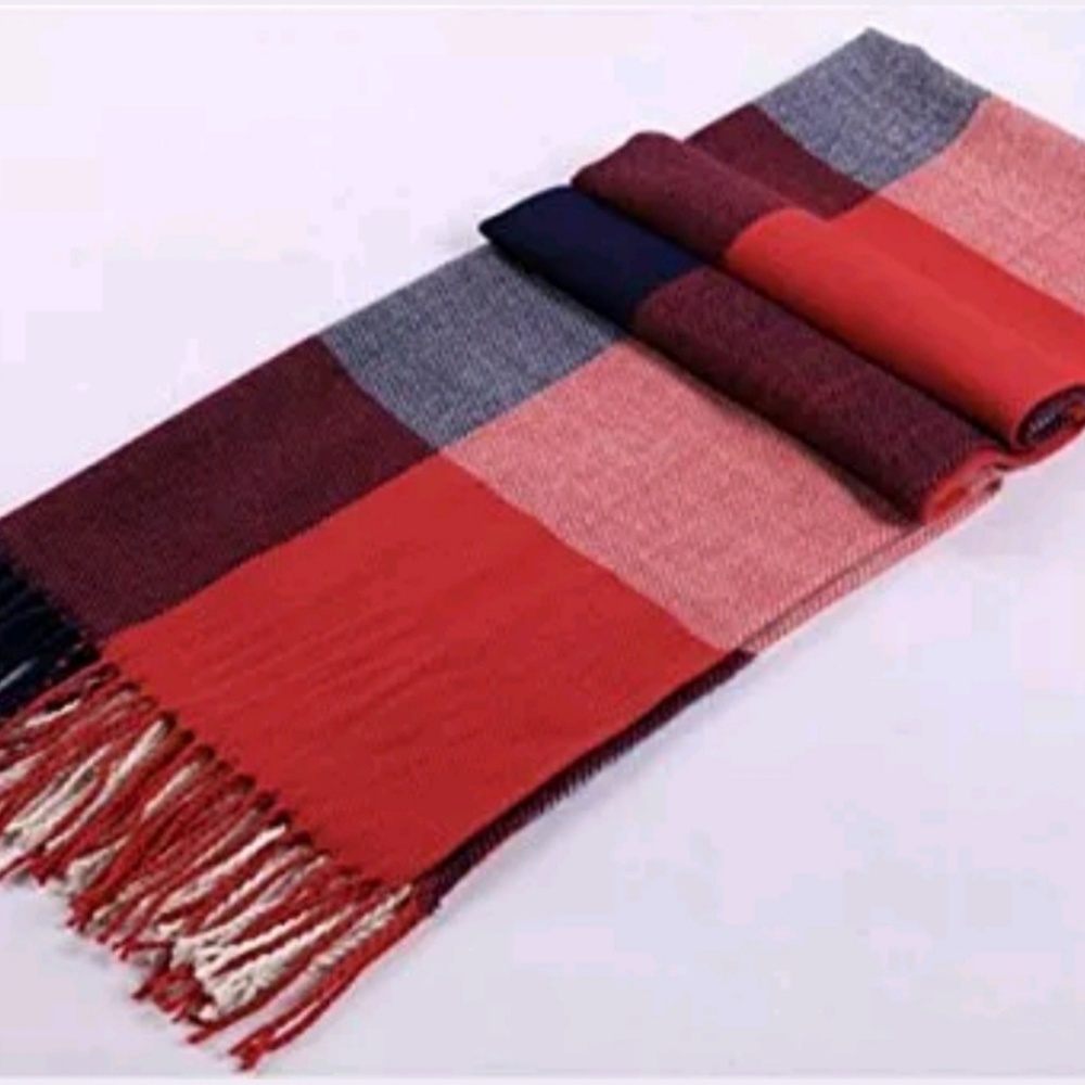 Large Plaid Scarf - Picture 4 of 5